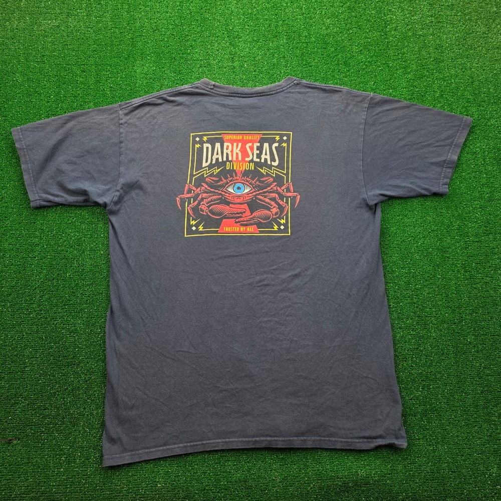 Dark Seas Division All-Seeing Eye Crab Graphic Tshirt Mens Large Faded Navy